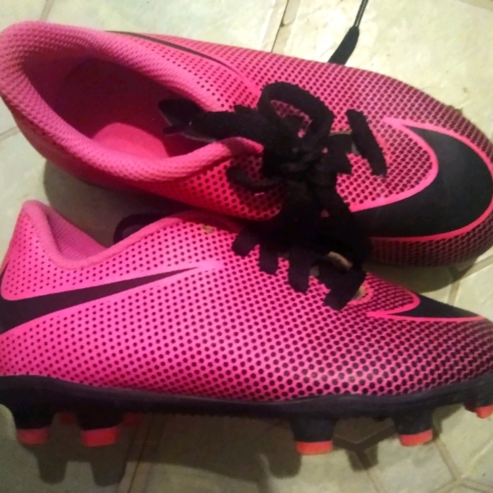 Nike Girls cleats pink